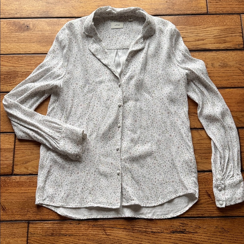 WILFRED Aritzia White Floral‎ Button Down Dress Shirt  Size XS Feminine Flowy